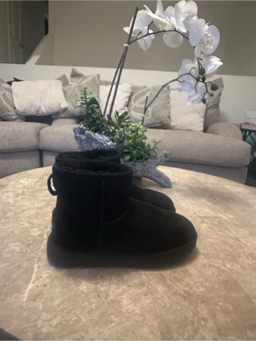 Ugg Australia classic mini women Cozy Winter Boots size 7